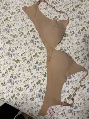 Victoria's Secret Smooth Nude Convertible Bra
